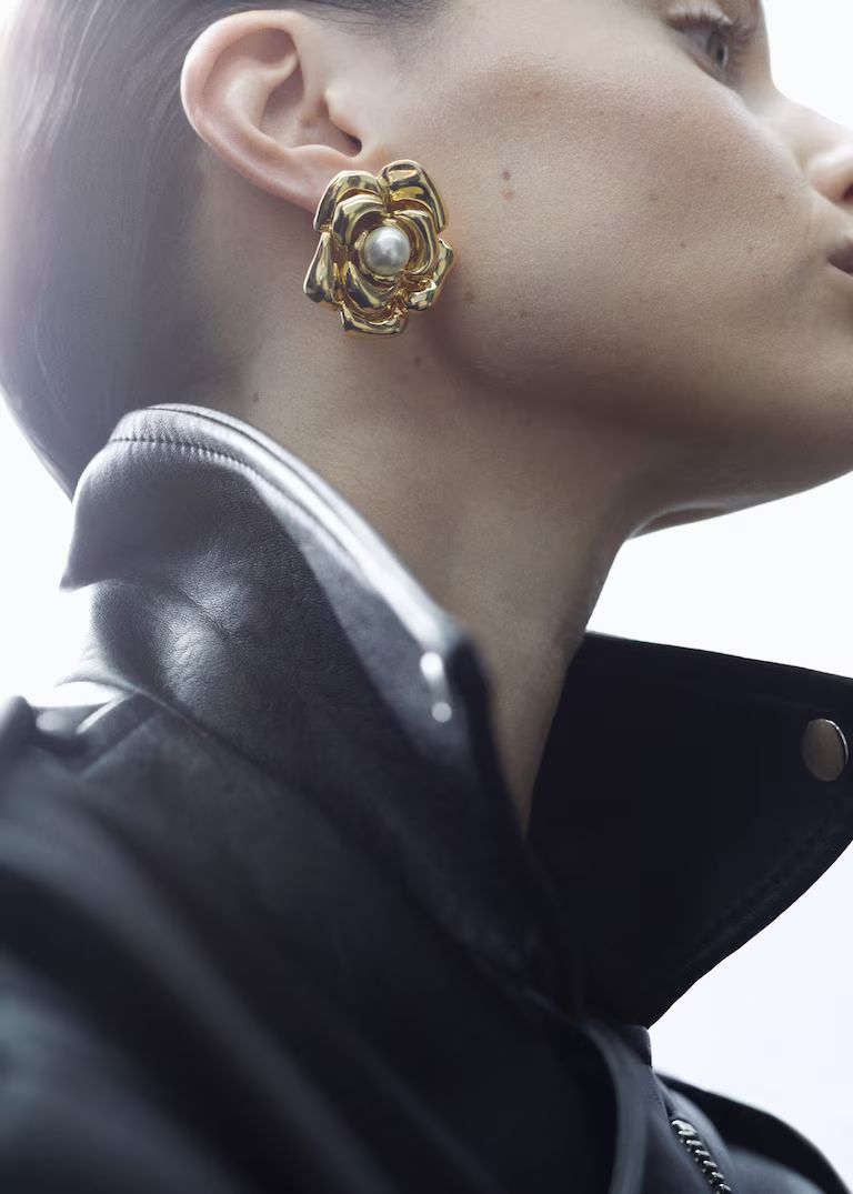 Pearl decoration flower earrings -  Women | Mango United Kingdom | MANGO (UK)