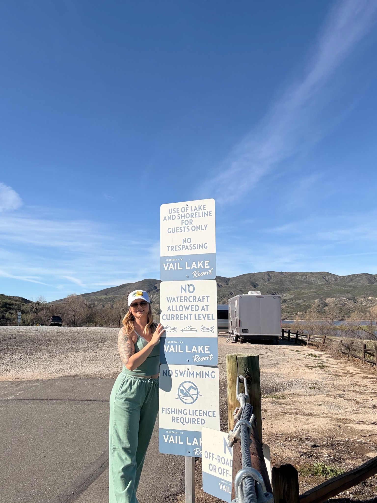 I love this set so much I have pretty much every color. I’m wearing a M in the top & pants. 