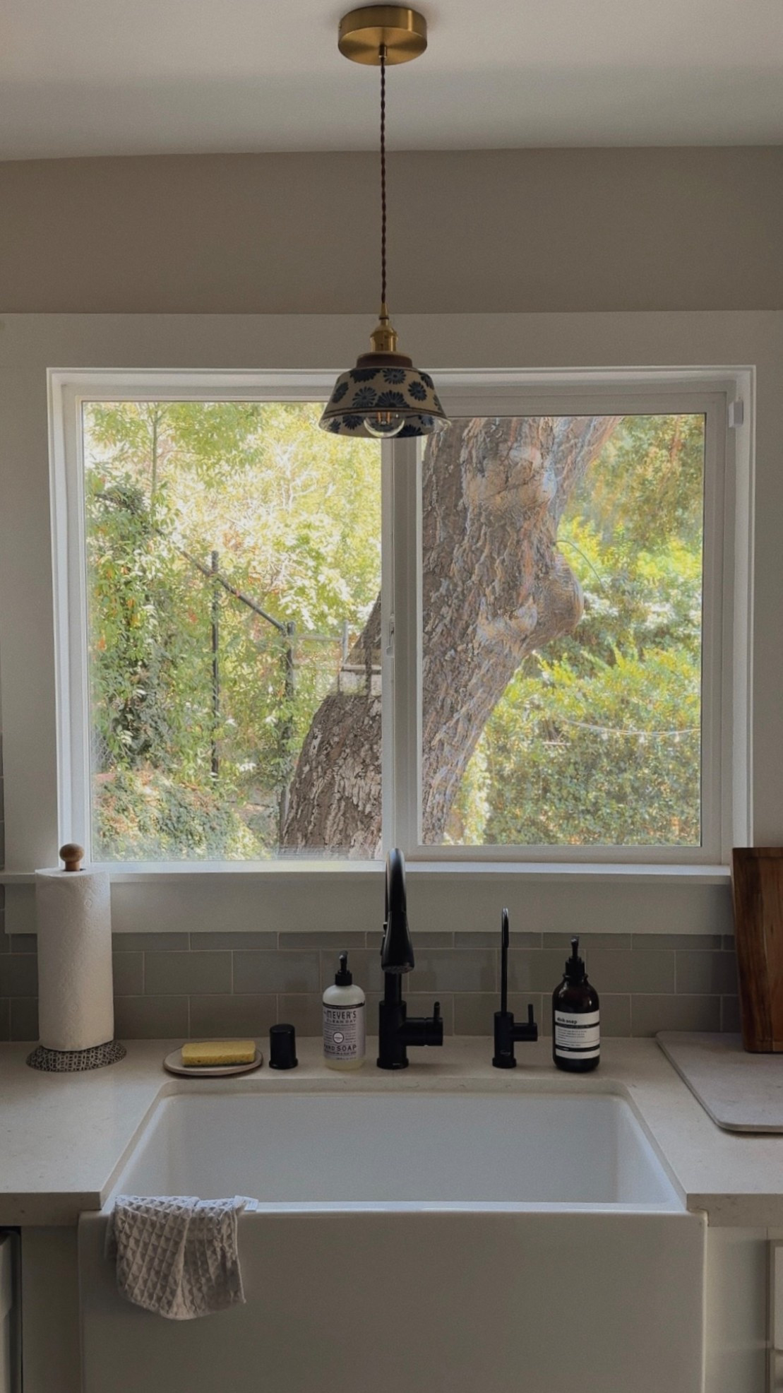 kitchen sink chic handmade ceramic pendant light 

#LTKHome #LTKStyleTip #LTKFindsUnder100