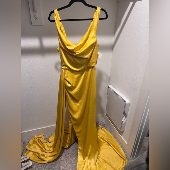 yellow moda glam gown | Poshmark