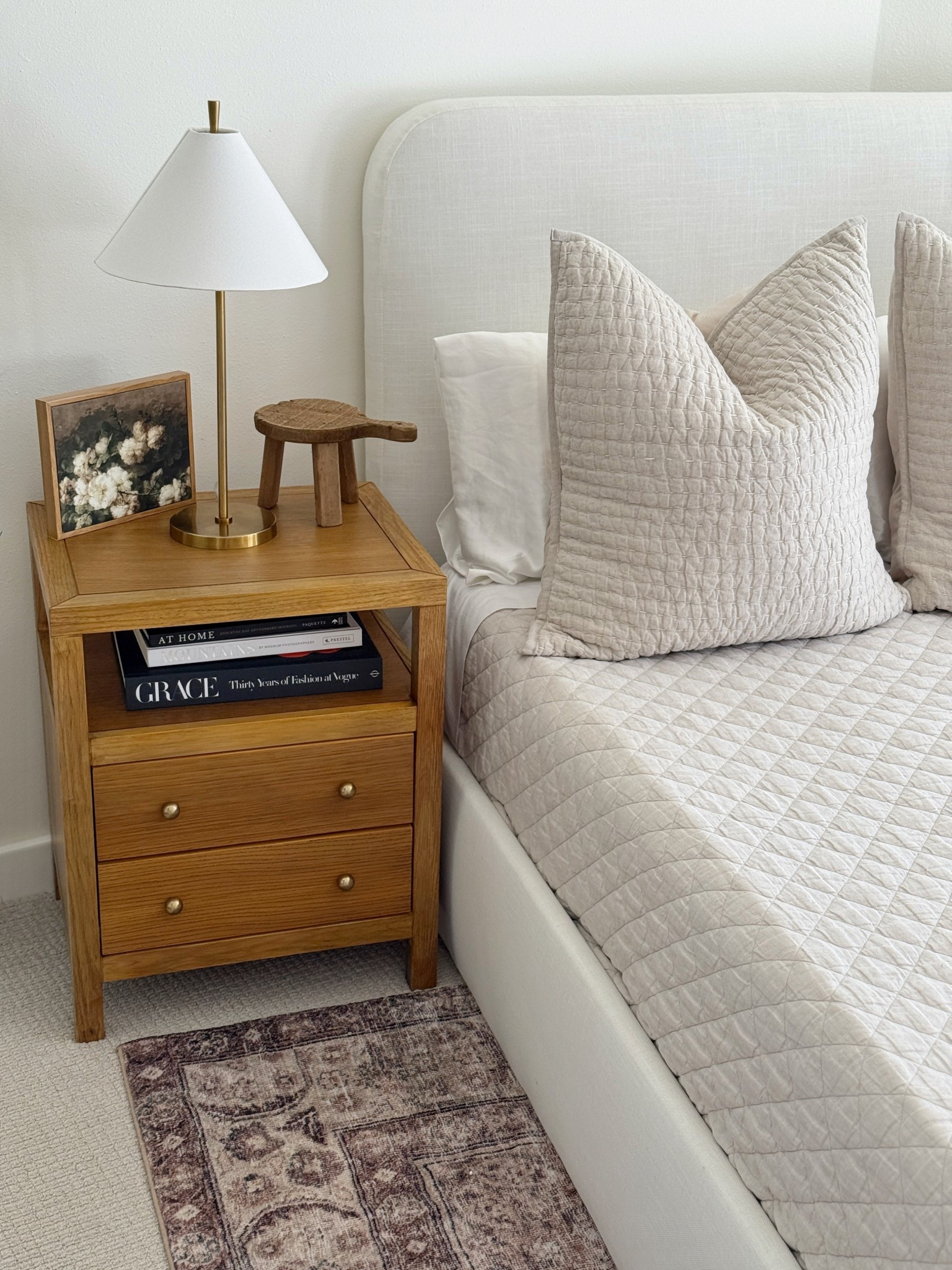 Nightstand styling 👏🏻

Bedroom
Home Decor
Bedding 
Lamp 

#LTKHome