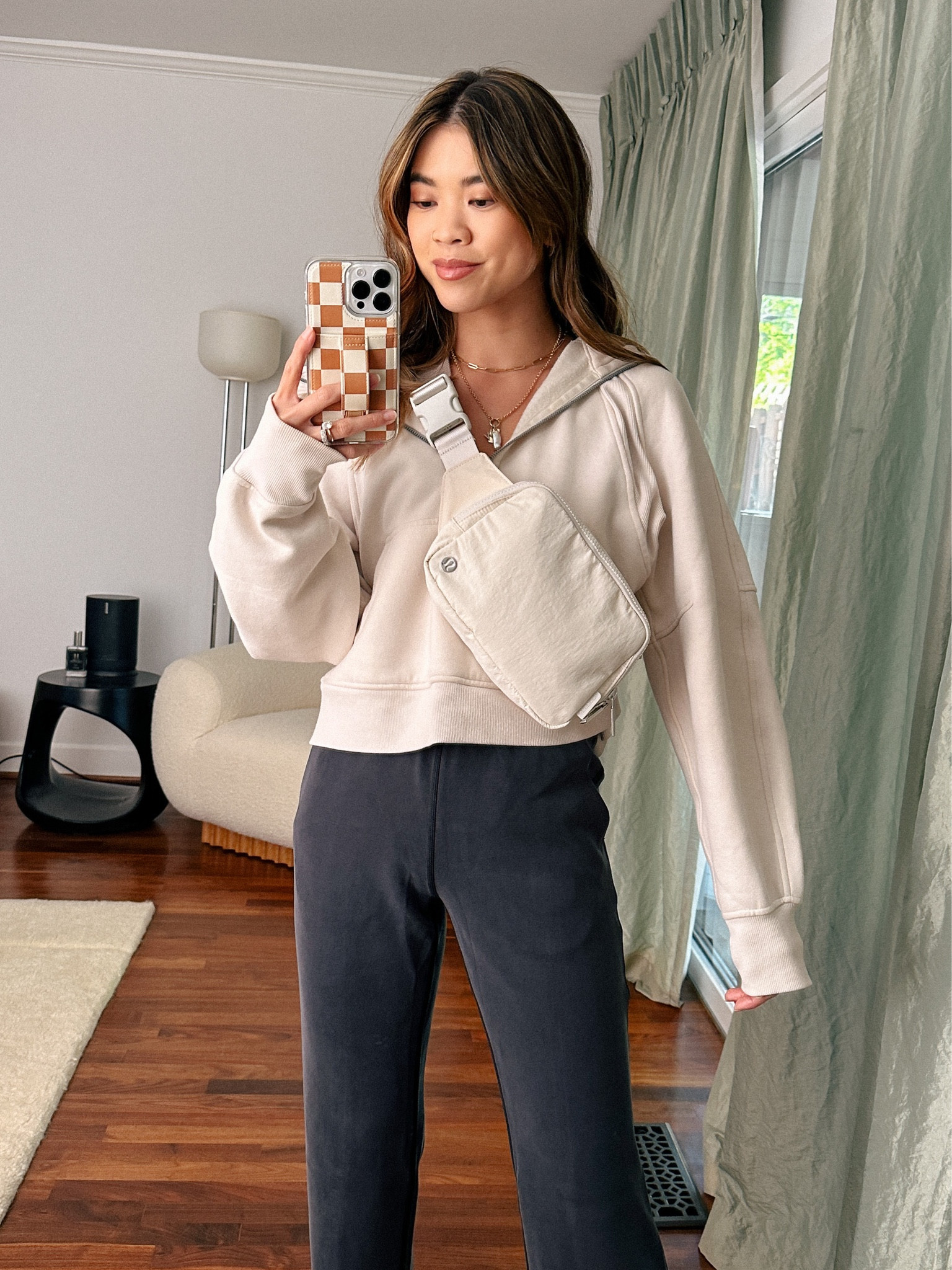 Scuba half-zip. Wearing a size 4. 


#activewear #springoutfit 

#LTKfit #LTKstyletip #LTKSeasonal