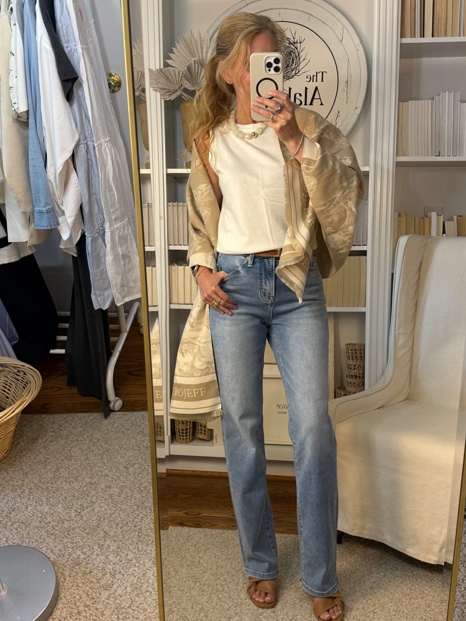 Jeans are Avery and couldn’t link but they’re on my ig 

#LTKgrwm #LTKOver40 #LTKdayinmylife