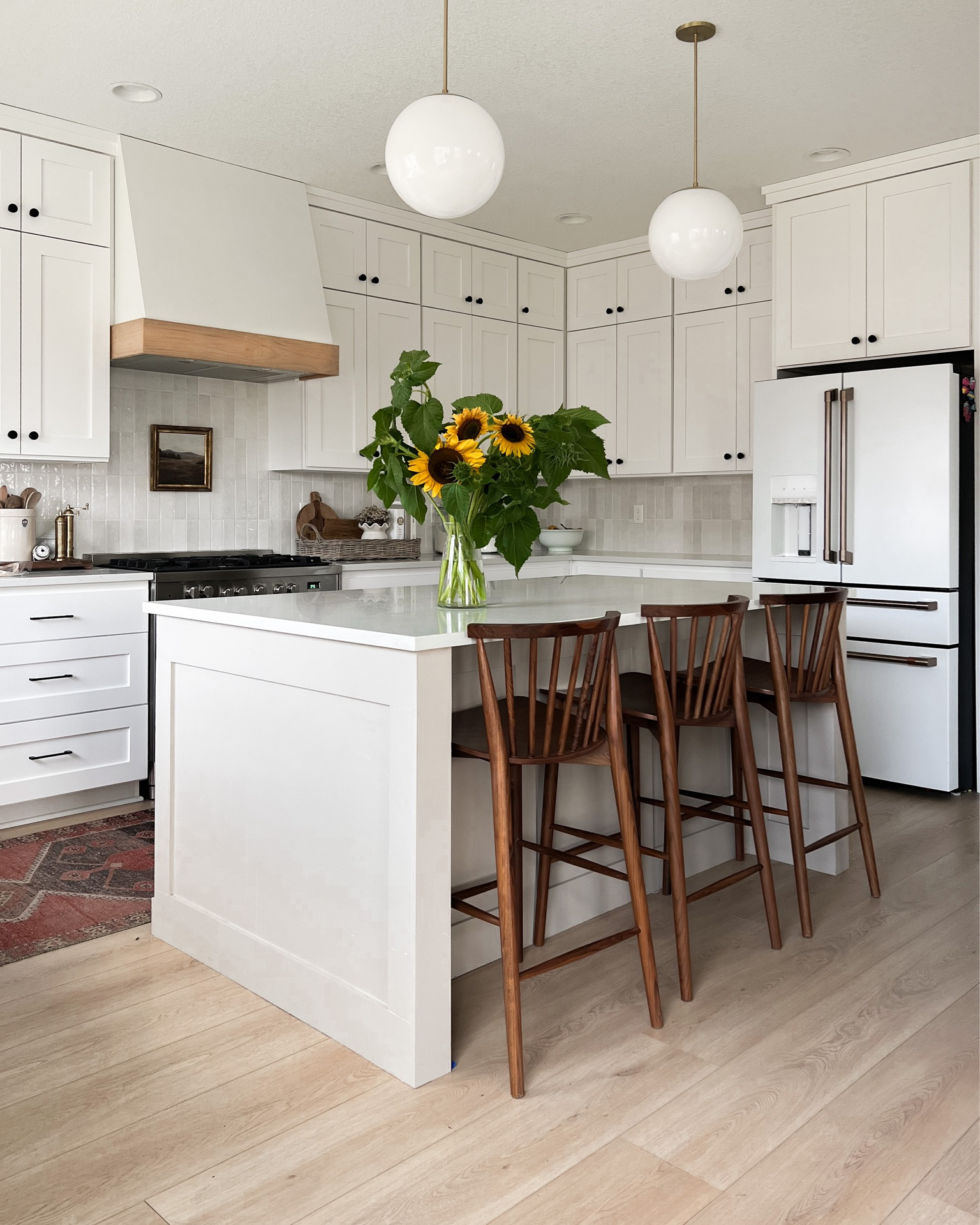 Kitchen decor, bar chairs, counter stools, white appliances, modern traditional, transitional home decor, Homebyjulianne 

#LTKhome #LTKFind #LTKSeasonal