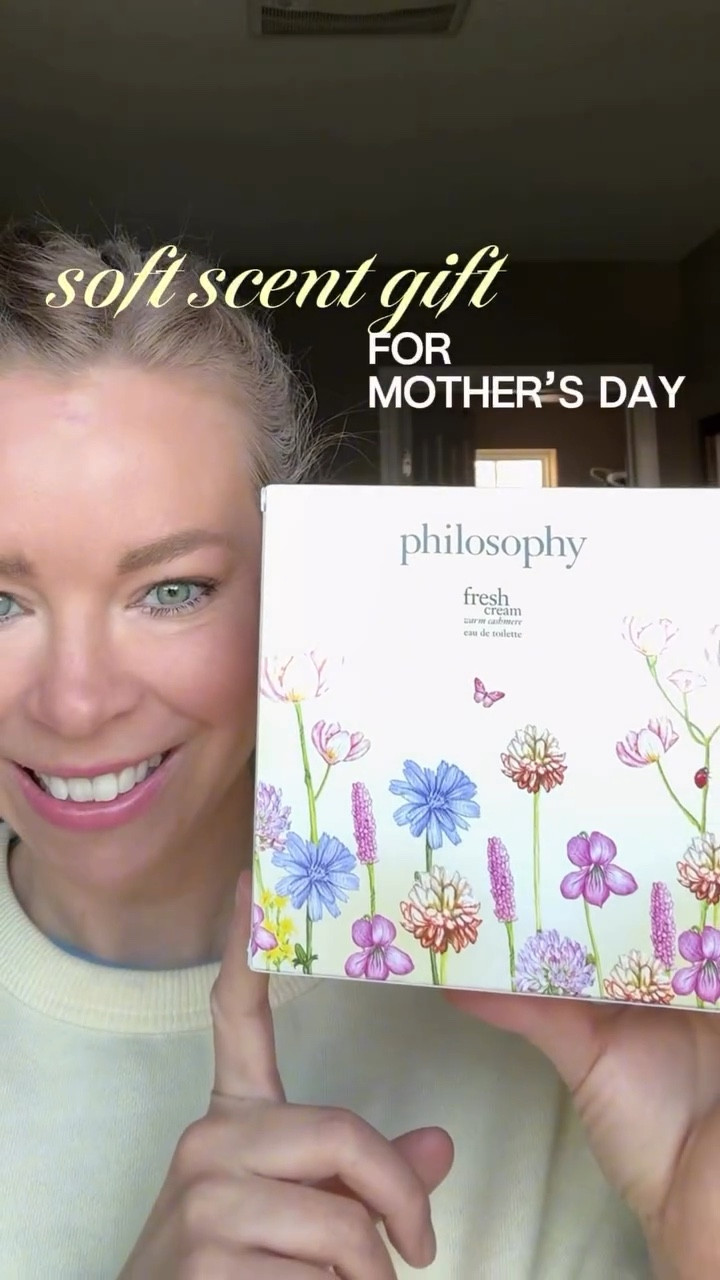 warm, soft, and a little nostalgic 🤍
reminds me of mom every time
@lovephilosophy 

#perfumetok #mothersday #gifted
