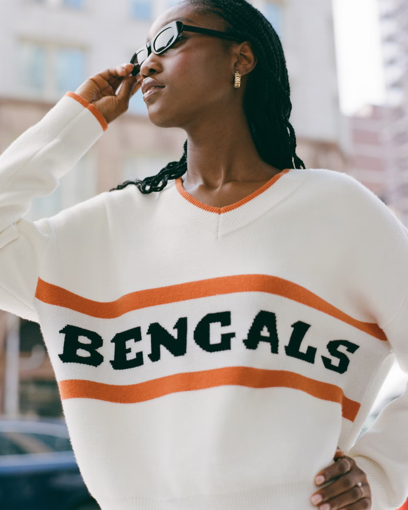Cincinnati Bengals LuxeLoft V-Neck Sweater | Abercrombie & Fitch (US)