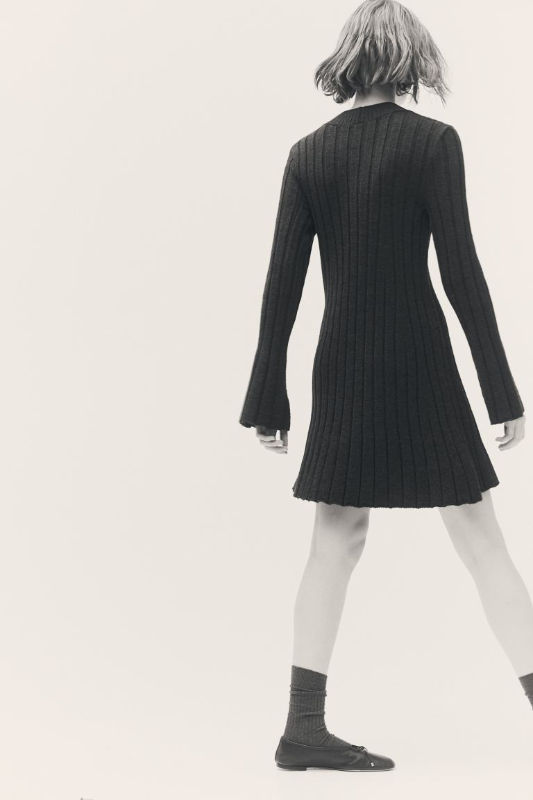 Rib-knit dress | H&M (UK, MY, IN, SG, PH, TW, HK)