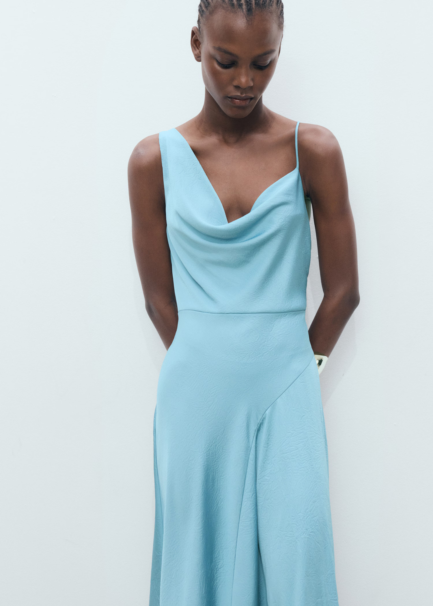 Asymmetrical creased-effect dress - Women | MANGO United Kingdom | MANGO (UK)