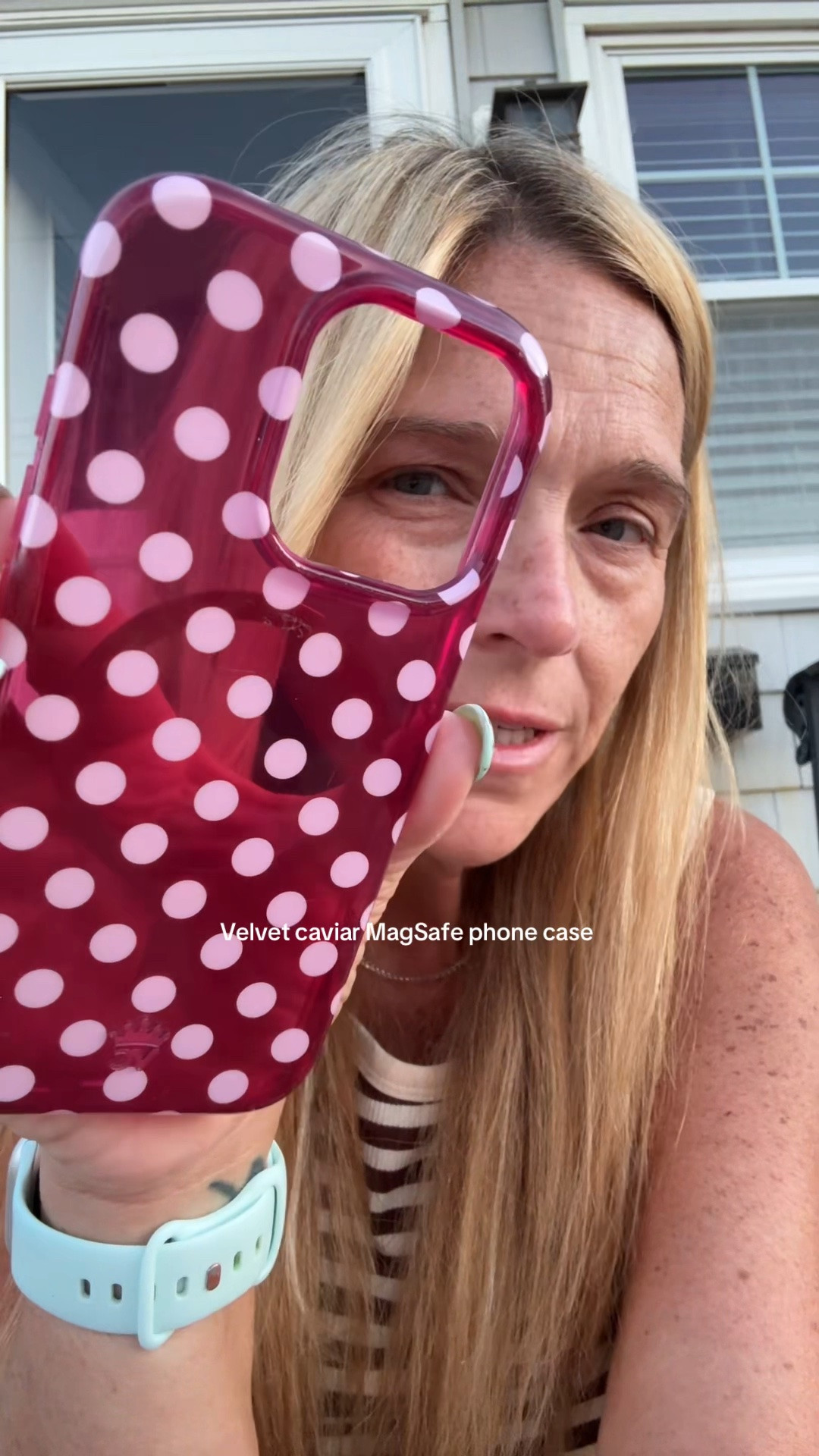 If you’re always dropping your phone or maybe just love an absolute cute and trendy phone case, you have got to try this one @Velvet Caviar it’s MagSafe, gives added protection with a raised lip around the edge and super trendy and stylish #magsafephonecase #phonecases #trendyphonecase #cutephonecase