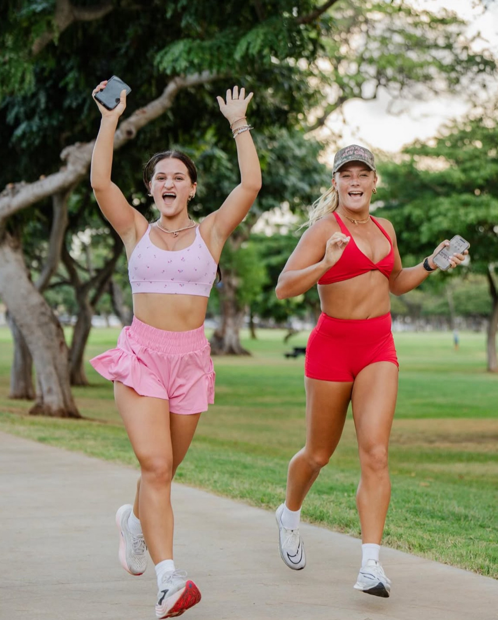 Running fits 🩷🎀 (linked a similar option to the red) 

#LTKFitness