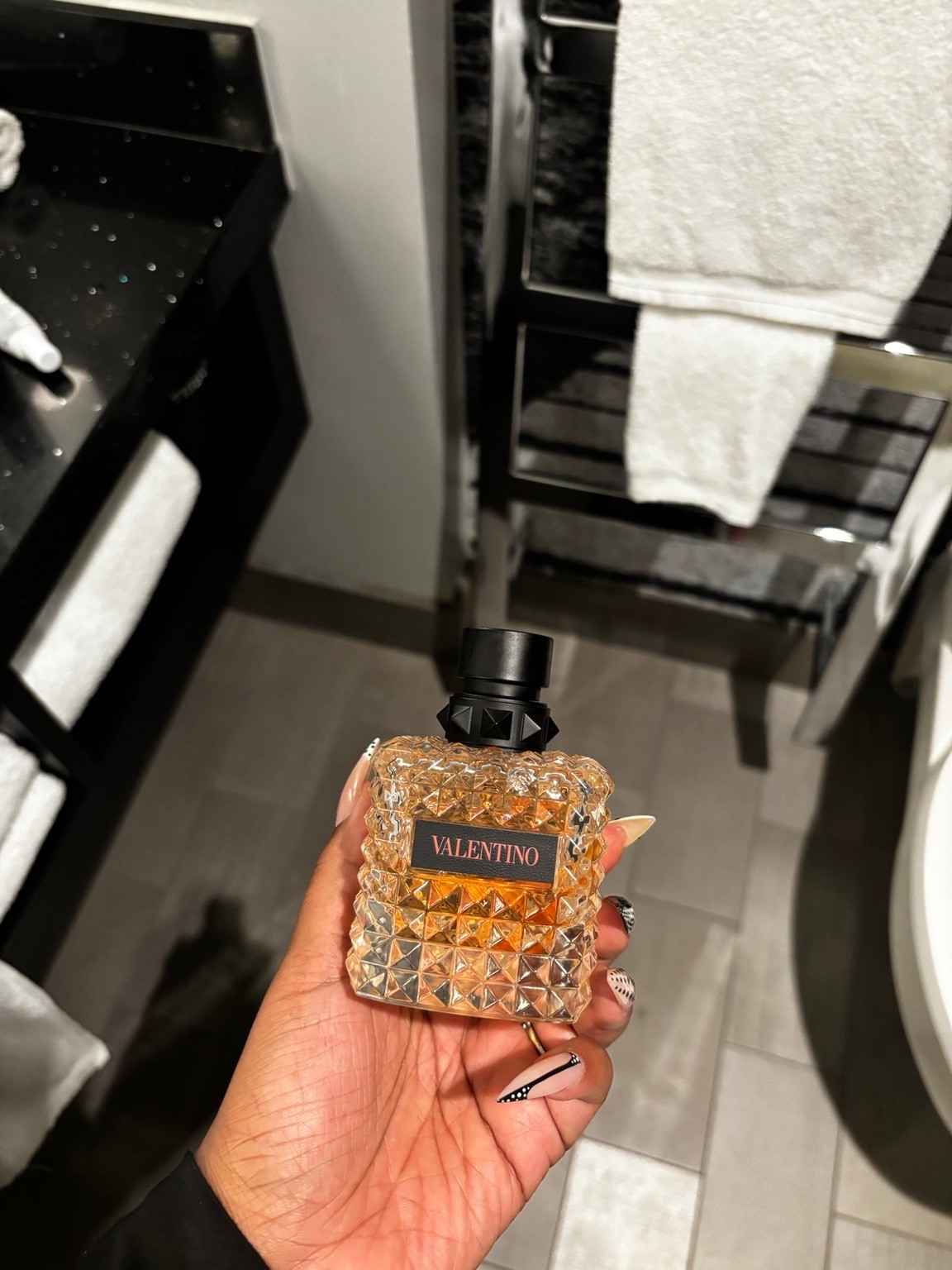 I cannot stop wearing this Valentino perfume lately. 

One of the most feminine, warm, and compliment-worthy fragrances in my collection. Perfect for date night, everyday luxury, girls’ night, or honestly just wanting to smell expensive.

If you love soft feminine perfumes with a rich, grown-woman feel, this is it.

#valentinoperfume #femininefragrance #perfumeobsession