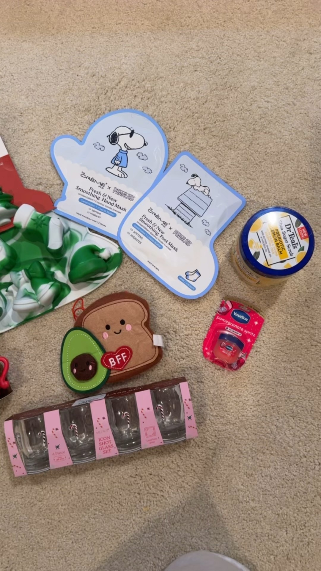 BFF Gift ideas 
#bffgifts #giftsforher #giftsforthehostess

#LTKfoodie #LTKHoliday #LTKGiftGuide