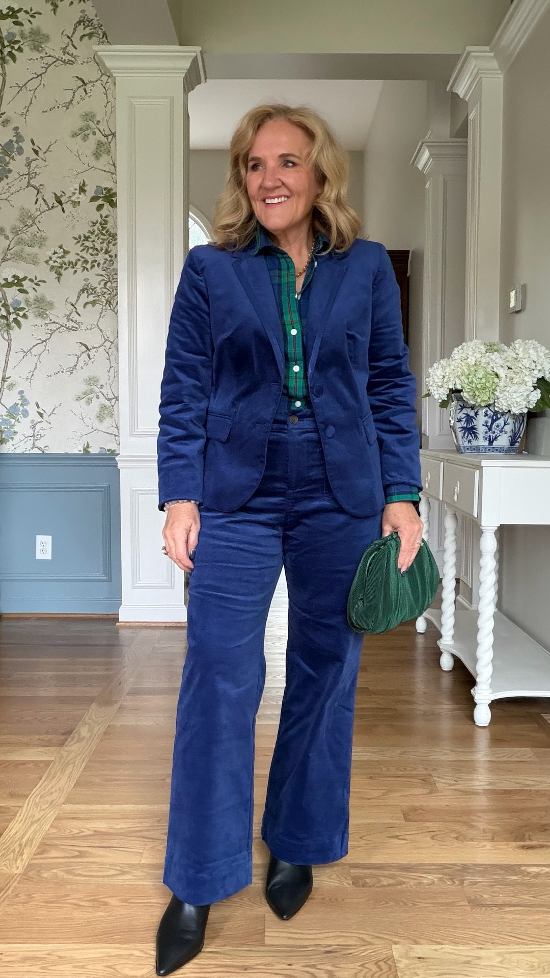 JCREW factory holiday haul! Place your order now to get your size especially if you’re buying matching pieces. These sizes will go.
Velvet blazer size 10, regular
Velvet pants size 8 petite. The slim straight pants I would recommend sizing up if you’re in between.
Argyle sweater size medium
Velvet top size
Velvet skirt size
Embellished jeans, size 29 petite I would size up if you’re in between
Tweed blazer this is a 12 regular from last year, but I like to relaxed Fit
Chambre blouse I’m in a medium petite size up if buying a petite
Blue velvet pants size 29 petite and they are roomy
Red sweater size up to a large and I like the relaxed fit
Plaid blouse size medium regular
Halfway corduroy’s size 28 petite
Tartan plaid trimmed Henley size medium
Talbots quilted red jacket size medium petite
Boots I always size up a half
20% off my jewelry code NANETTE20


#LTKOver40 #LTKHoliday #LTKSaleAlert