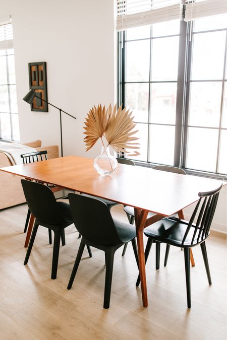 Check out this minimalistic modern dining room setup design!

Dining room, dining room chairs, mid century modern

#LTKhome #LTKSale