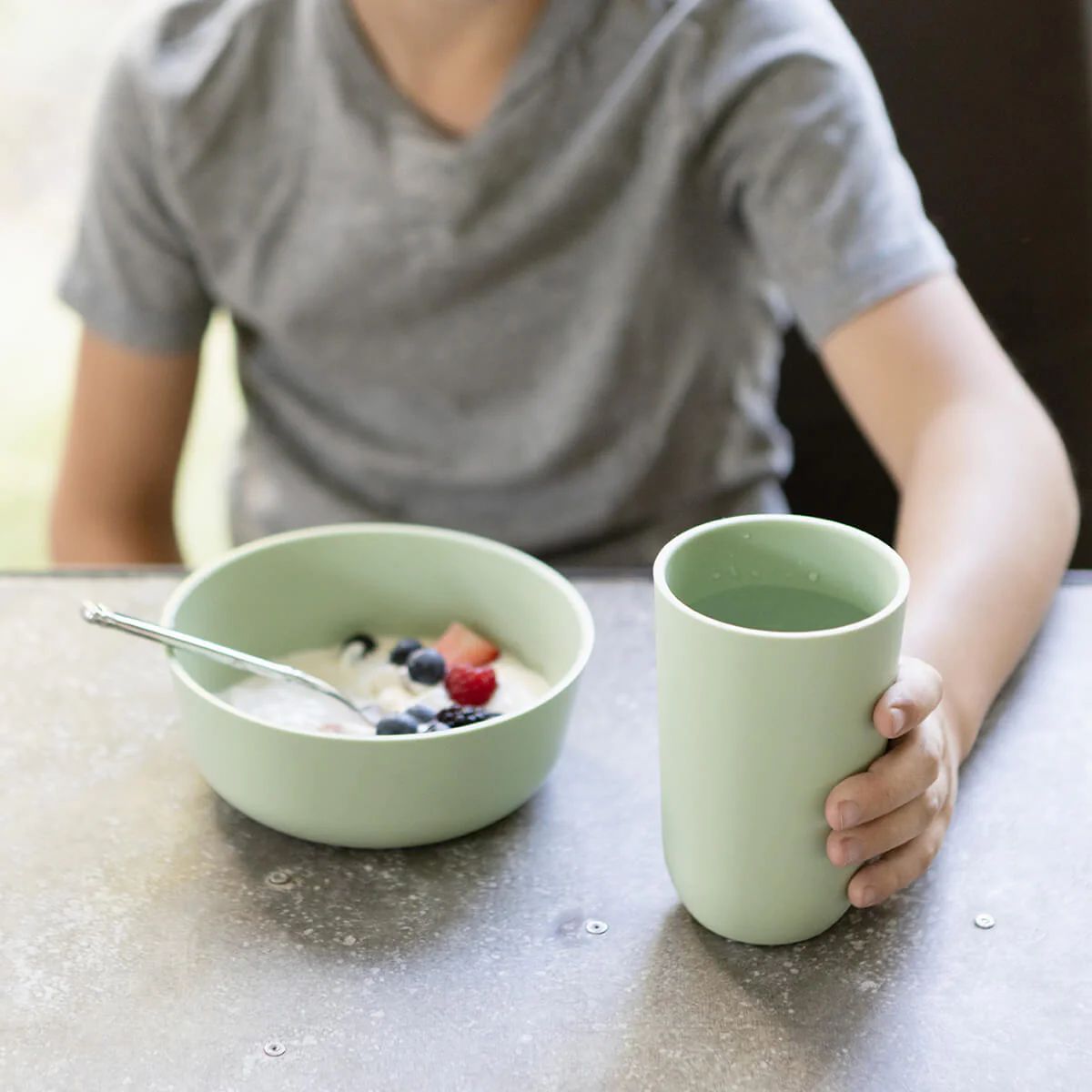Cup with Silicone Lid by ezpz / Basics Line For Big Kids 5+ Years | ezpz
