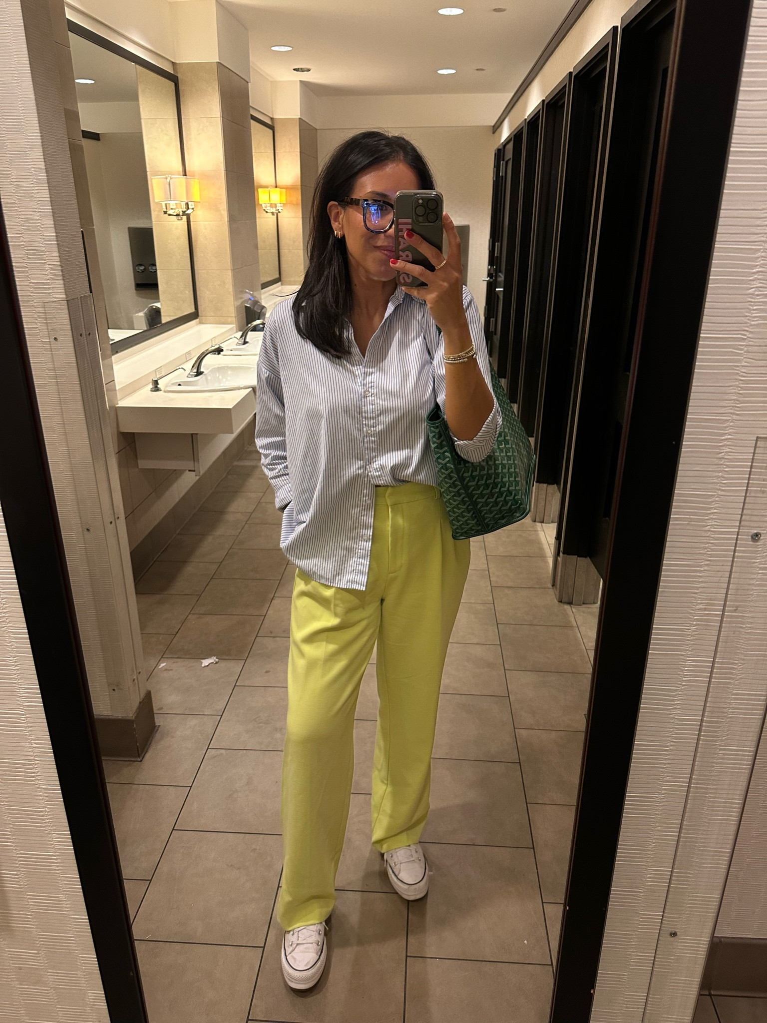 Yesterday’s work fit is giving “cool girl chic”! Walking through @nordstrom over lunch and got so many compliments 🤩

This is an easy one that can be recreated with pretty much any color trouser pants and button up! 

Pants - old Tahari but found the new version and tagged similar 
Shirt - Abercrombie size Small
Shoes - Converse Platform High Tops



#LTKFindsUnder50 #LTKStyleTip #LTKWorkwear