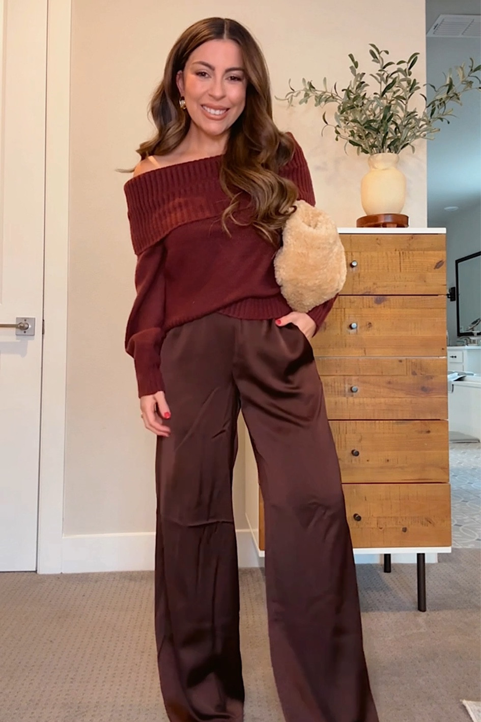 Wearing xs in this off the shoulder sweater top & xs in the brown satin pants

Target outfit
Christmas party outfit
Casual holiday party outfit



#LTKFindsUnder50 #LTKHoliday #LTKSeasonal