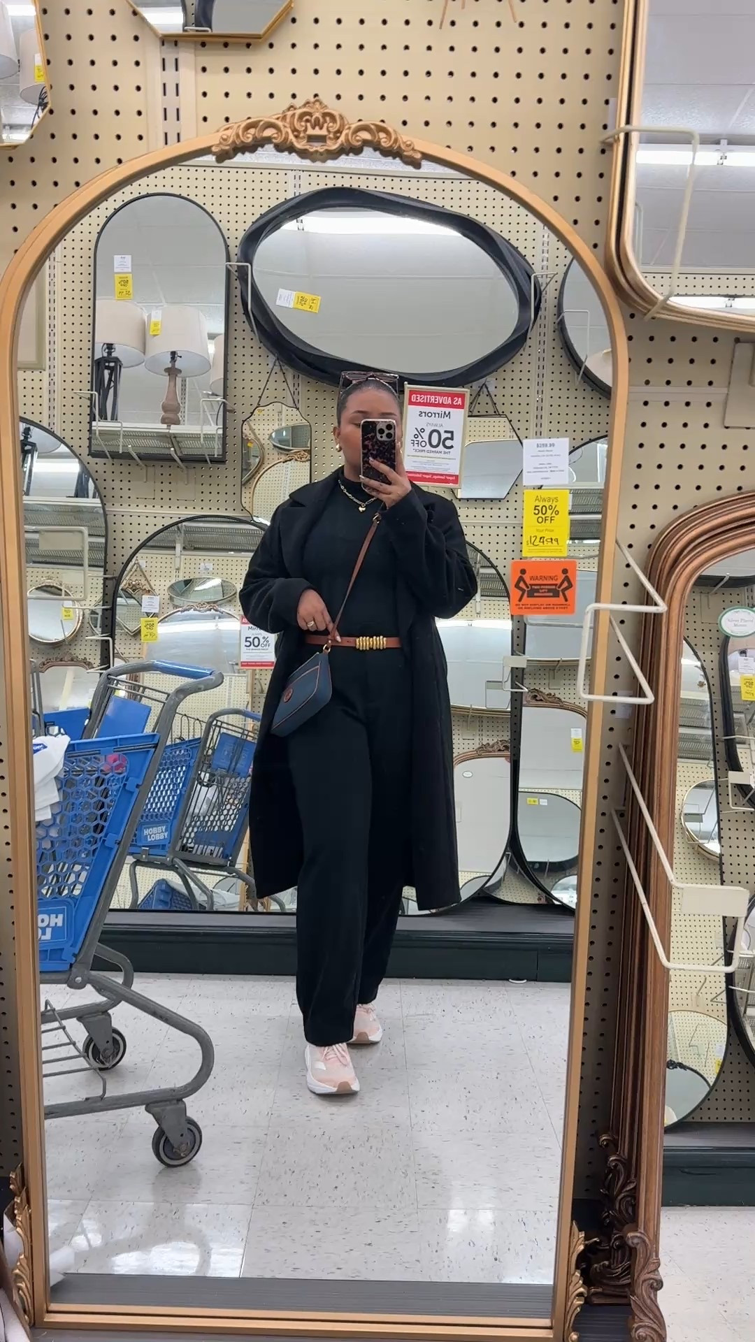 Verse bien no debe ser costoso! Un total black outfit para este invierno 

#viral #trending #fashion

#LTKgrwm #LTKFindsUnder50 #LTKootd