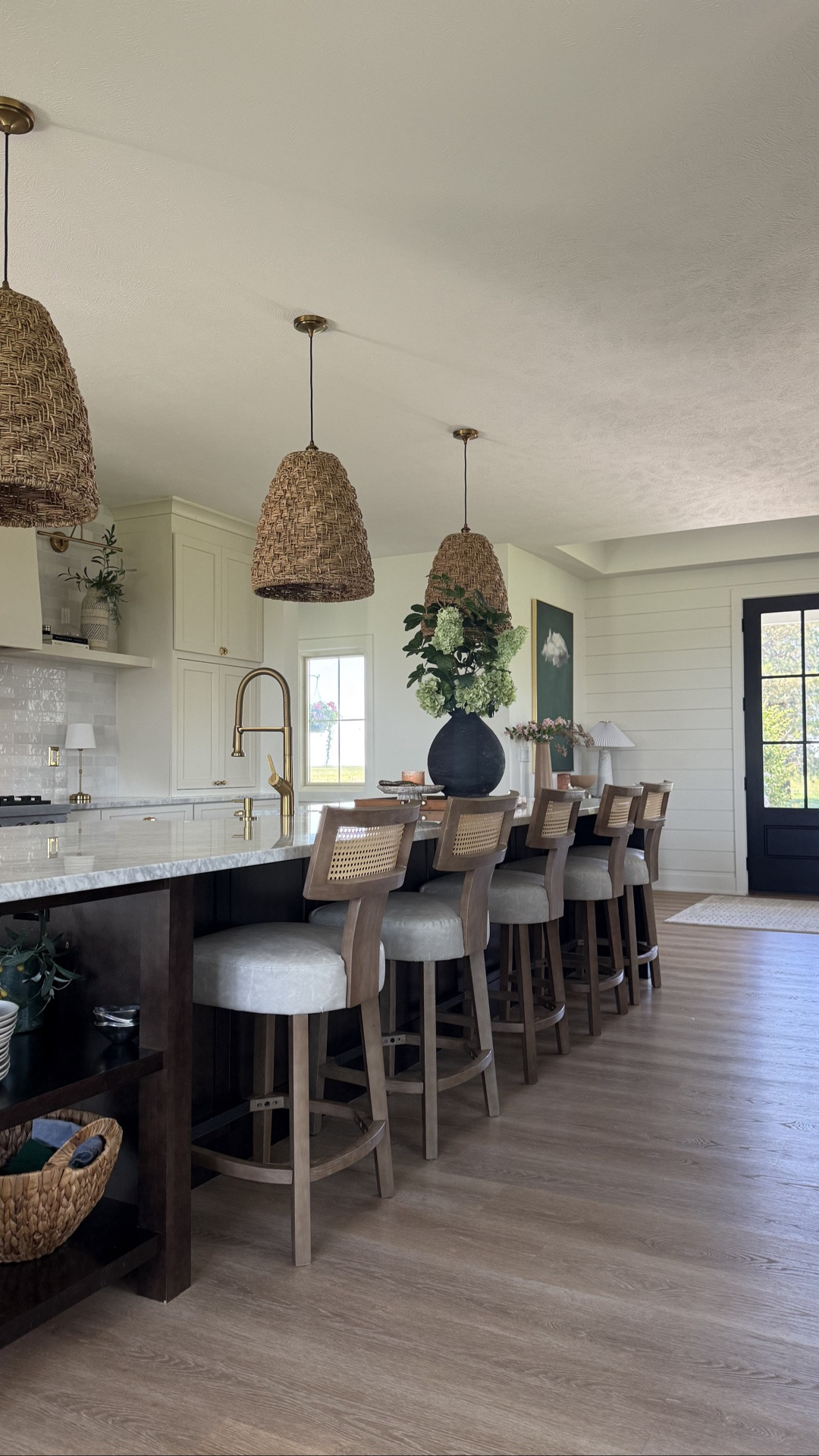 Some of my best and most affordable finds for our home comes from Amazon.  These pieces are quality but affordable.  My favorite combo. 

Comment SHOP for a link.  Have a great day!

#homedecorating #amazonhomefinds #affordablefurniture