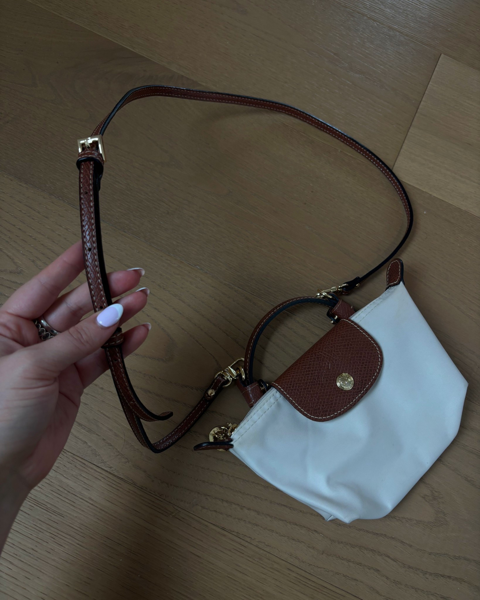 Finally bought the Amazon strap for the Longchamp LE PLIAGE 👏🏼

There’s 100’s of them on Amazon but this is the one I ordered & love! 😍

#amazon #longchamp #dupe #purse

#LTKspring #LTKspringtrends #LTKTravel