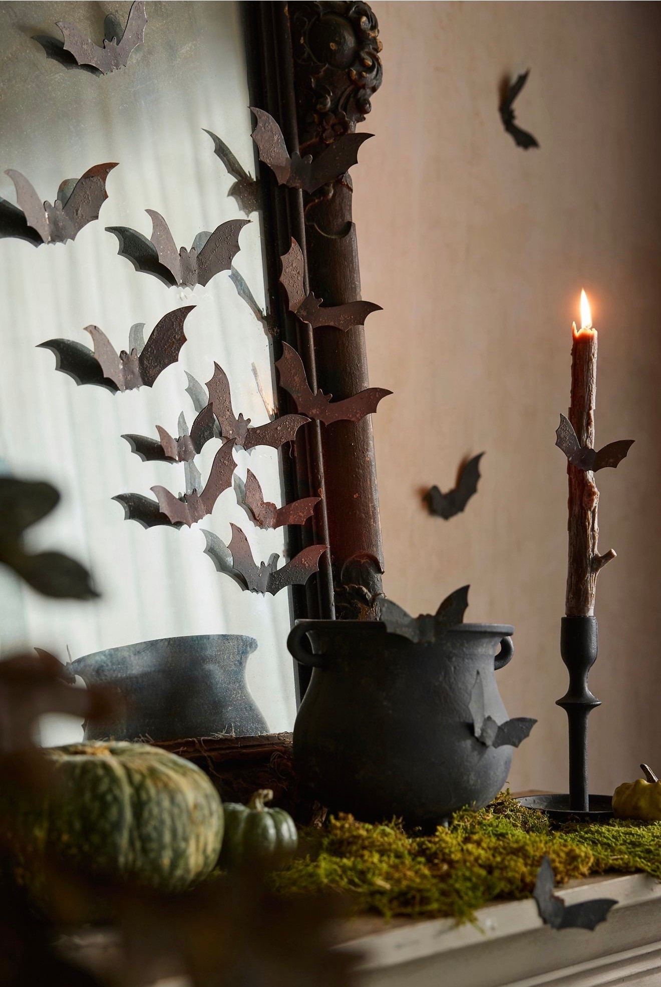 Hanging iron bats decor