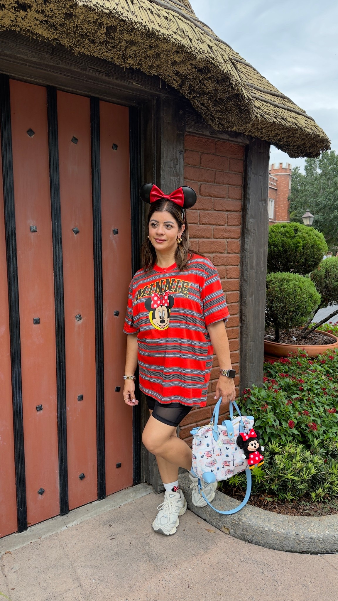 A Minnie Mouse fit #Disneybound #DisneyOOTD #Disneyoutfit