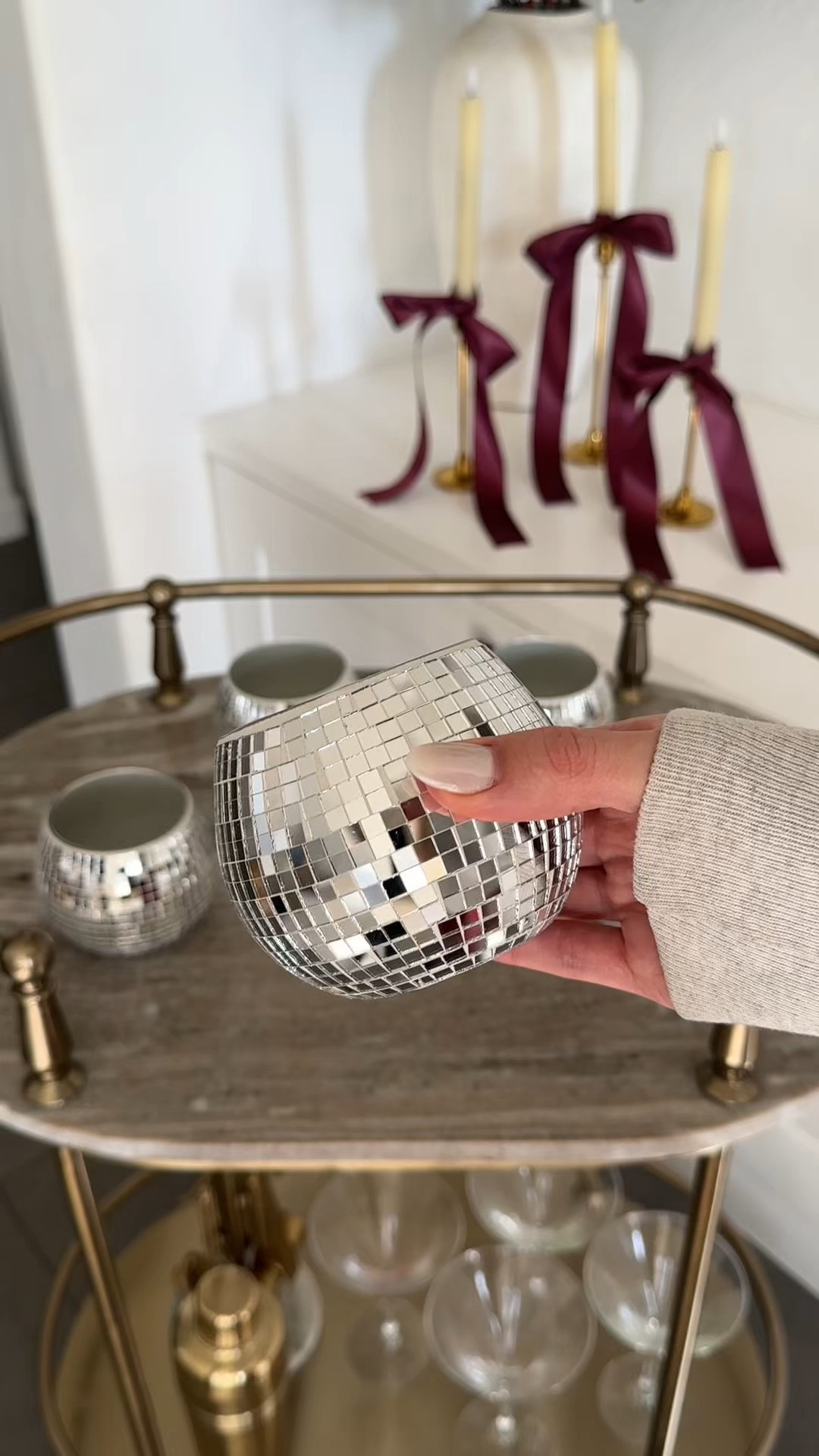 This is how I’m hosting New Year’s Eve 👀🥂
Individual charcuterie cups so guests can snack, sip, and socialize without plates or mess. It’s the appetizer everyone reaches for.
Closing out 2025 with easy wins and good vibes ✨



#NewYearsEveParty #CharcuterieCups #HostingIdeas


#LTKHoliday