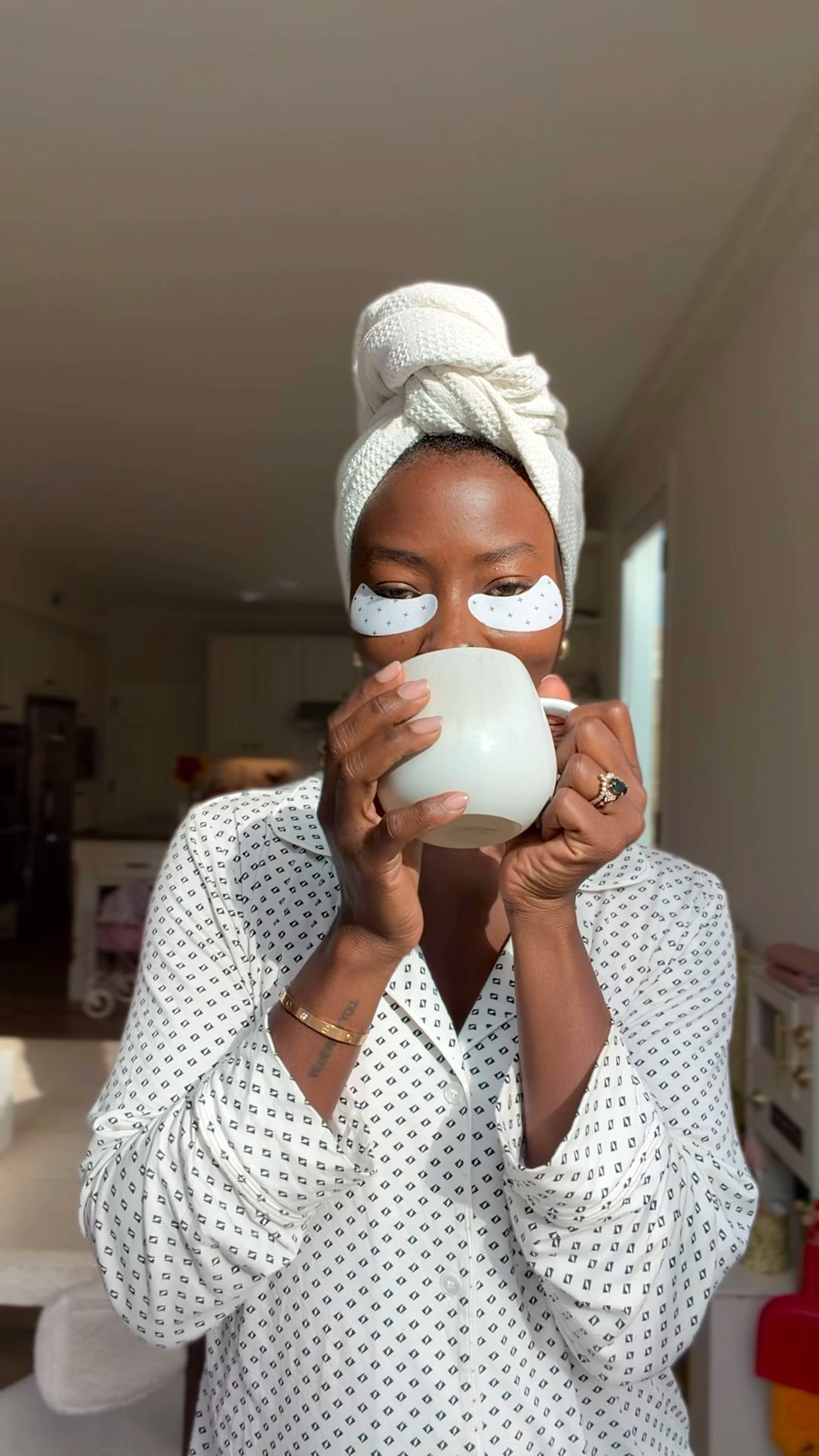 GRWM with skincare from @olay @caudalie and @shiseido. Love laying these for a glowy base to my makeup. 

 

 

#LTKmorningroutine #LTKgrwm #LTKBeauty