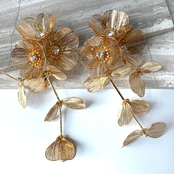 NEW ~ ZARA Gold Metal Cascading Floral (Kate Middleton) Earrings | Poshmark