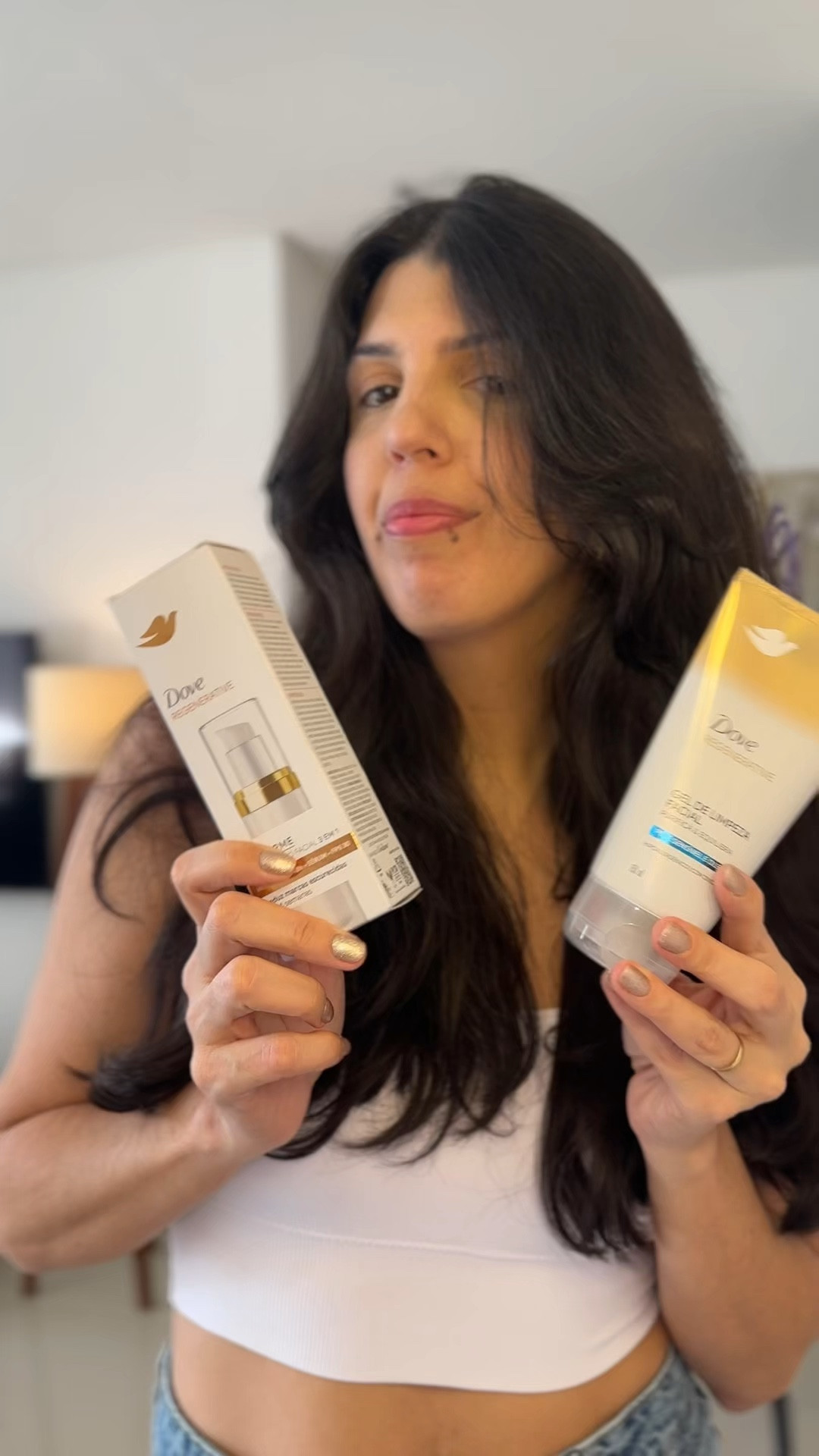 Oi, amigas! Se você busca uma rotina express de skincare, essa novidade é pra você! Dove lançou o Gel de Limpeza Facial Anti-Oleosidade com ácido salicílico, que controla o brilho, reduz e previne acne e cravos, deixando a pele com um efeito matte desde o primeiro uso. E pra completar, tem o novo hidratante regenerativo 3 em 1: ele hidrata, uniformiza a pele e ainda tem FPS 30! São 48 horas de hidratação e redução de marcas escurecidas em 4 semanas, sem alterar o tom natural da pele. 

#LTKbeleza #LTKbrasil #LTKpromo