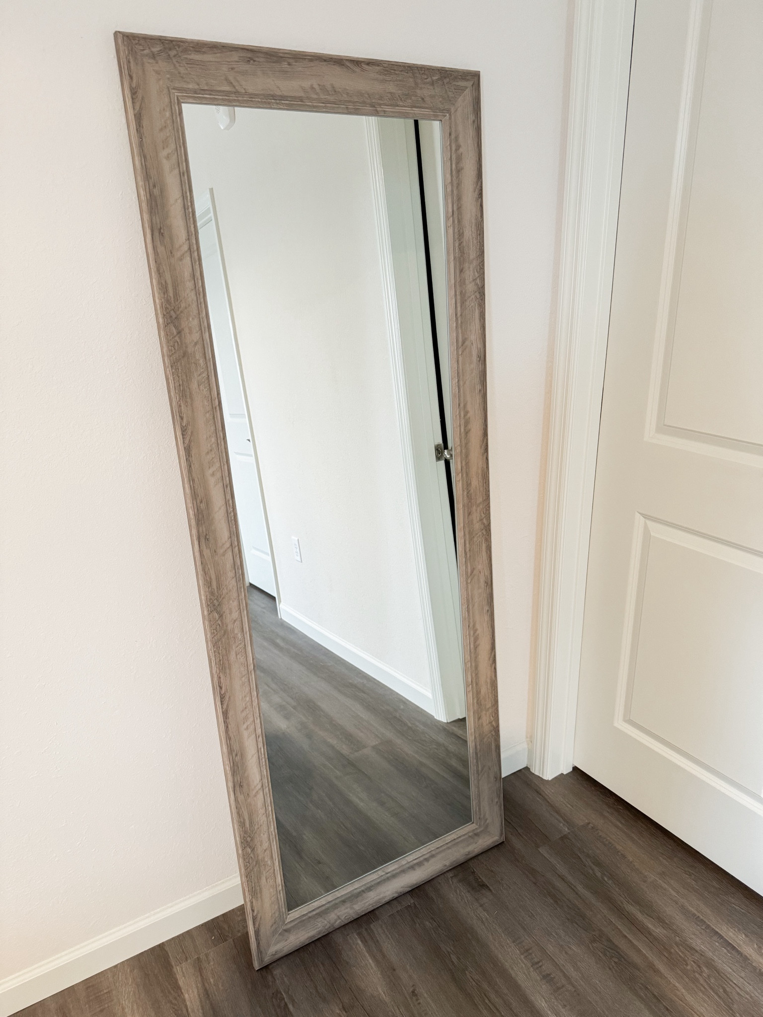 My favorite and affordable full length mirror! 
#fulllengthmirror #mirror #homedecor #walmarthome 

#LTKhome