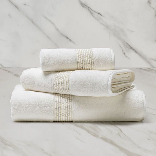 Affinity Lace Bath Towel | Frette