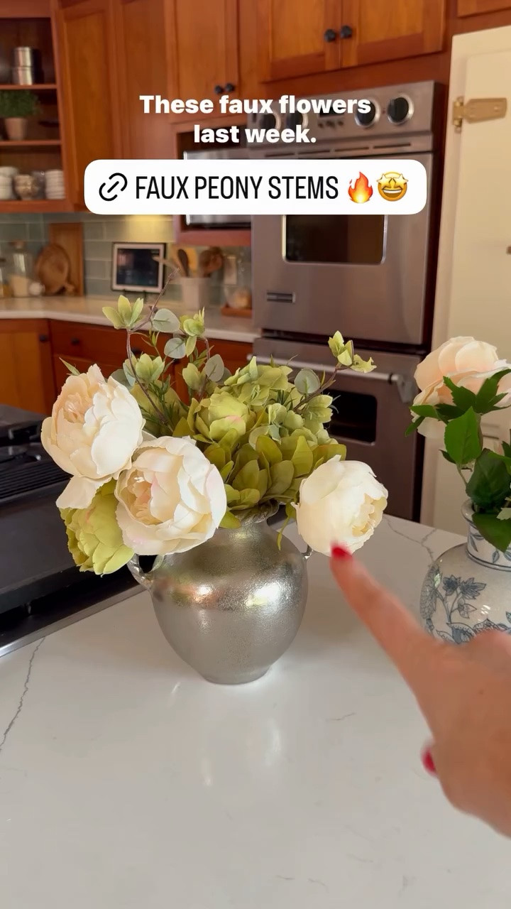 Ok I’ve found the BEST faux peonies

#LTKSeasonal #LTKHome