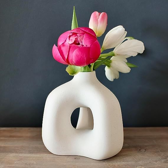 Carrot's Den 6" White Ceramic Vase for Modern Minimalist Home Decor | Table Centerpiece, Bookshel... | Amazon (US)
