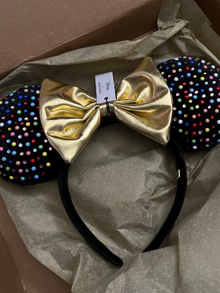 BaubleBar sent over these stunning Minnie ears last week. They just dropped and also come in a red and black colorway ✨ I’m obsessed! 

Ig: @jkyinthesky & @jillianybarra

#baublebar #disney #minnieears #minniemouse #minniemouseears #disneystyle #disneyaesthetic #gifted #pr #disneyaccessories 

#LTKStyleTip #LTKBeauty #LTKFindsUnder100