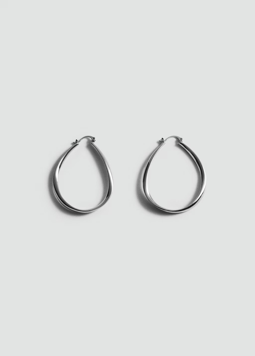 Oval hoop earrings - Women | MANGO United Kingdom | MANGO (UK)