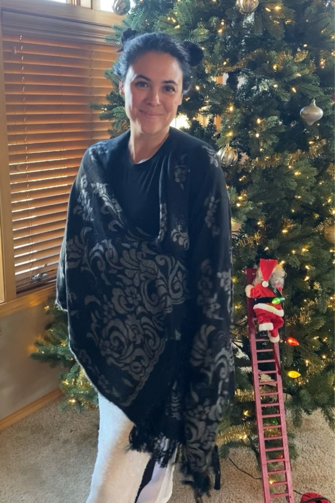 Winter outfit size 12/14

Shawl:
Skirt: H&M
Bodysuit: Amazon
Tights: Amazon 
Boots:Ara

#LTKMidsize #LTKHoliday #LTKSeasonal