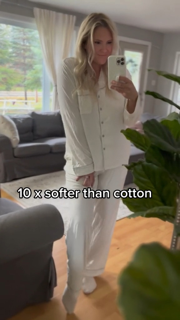 Super soft, high waisted and comfy cozy for the holidays. I’m wearing a L in ivory and it’s the perfect neutral 😍 Made of bamboo & viscose (softer than cotton) as well as chemical free and sustainable. This line has been highly rated by @Oprah herself in Oprah’s Favourite Things!

Use code “NORTHSOUTHBLONDE40” for 40% off

Shop here 👉🏼 https://glnk.io/182l/northsouthblonde 

#LTKSeasonal #LTKHoliday