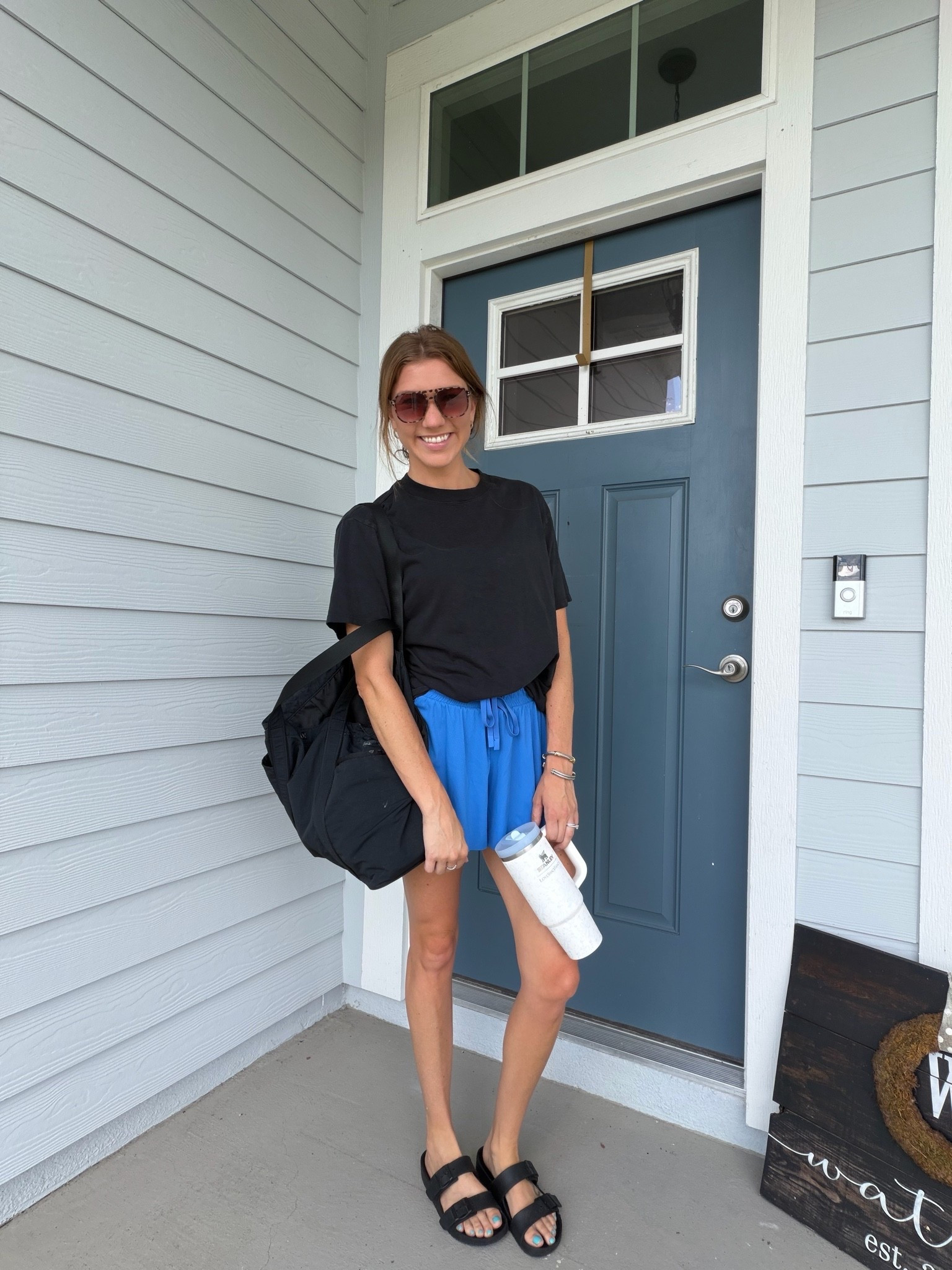 Mom ootd for afternoon car pick up line