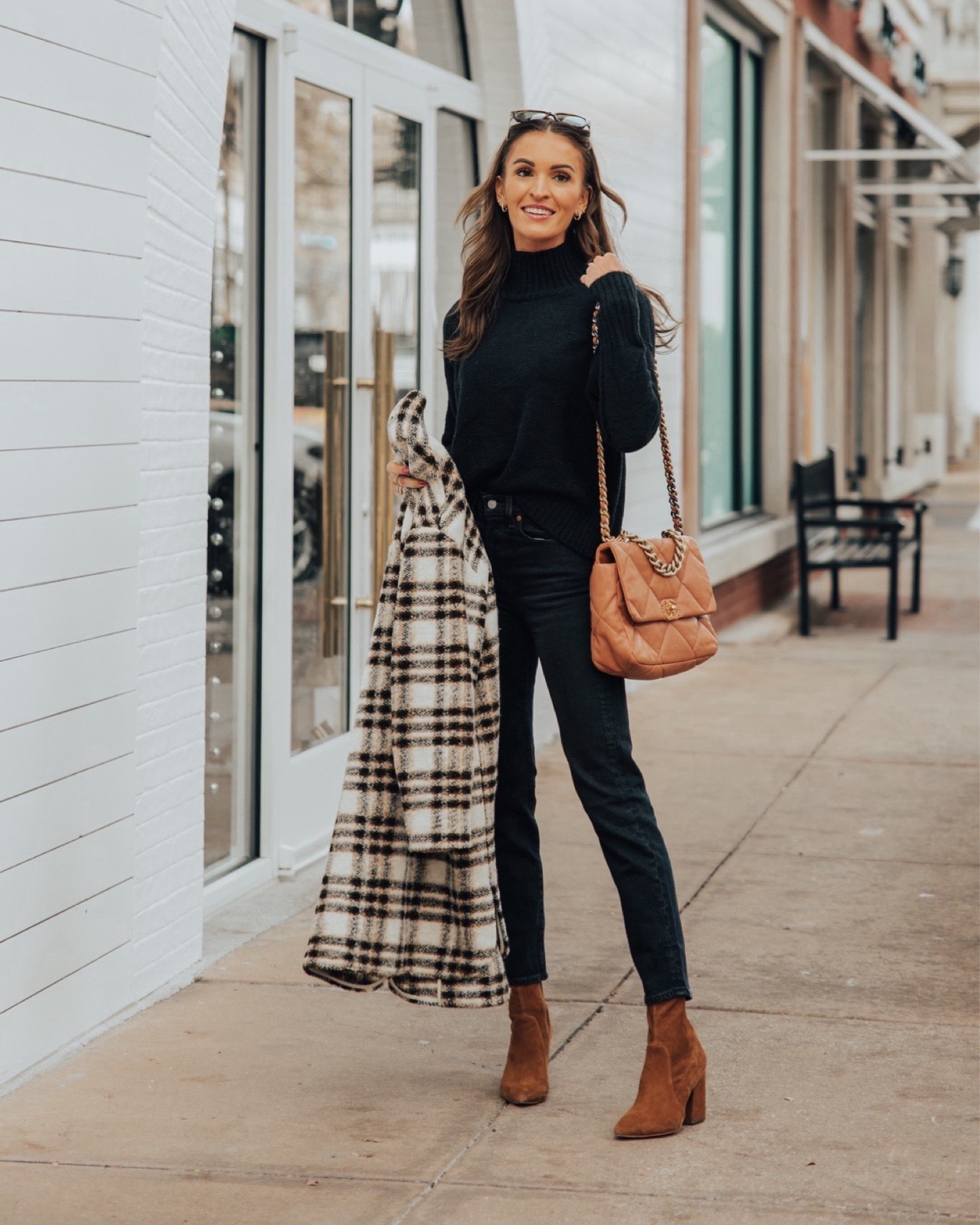 these suede booties 😍 the only boots you’ll want to wear all fall + winter! up to 25% off encore code STYLE

#LTKSaleAlert #LTKShoeCrush