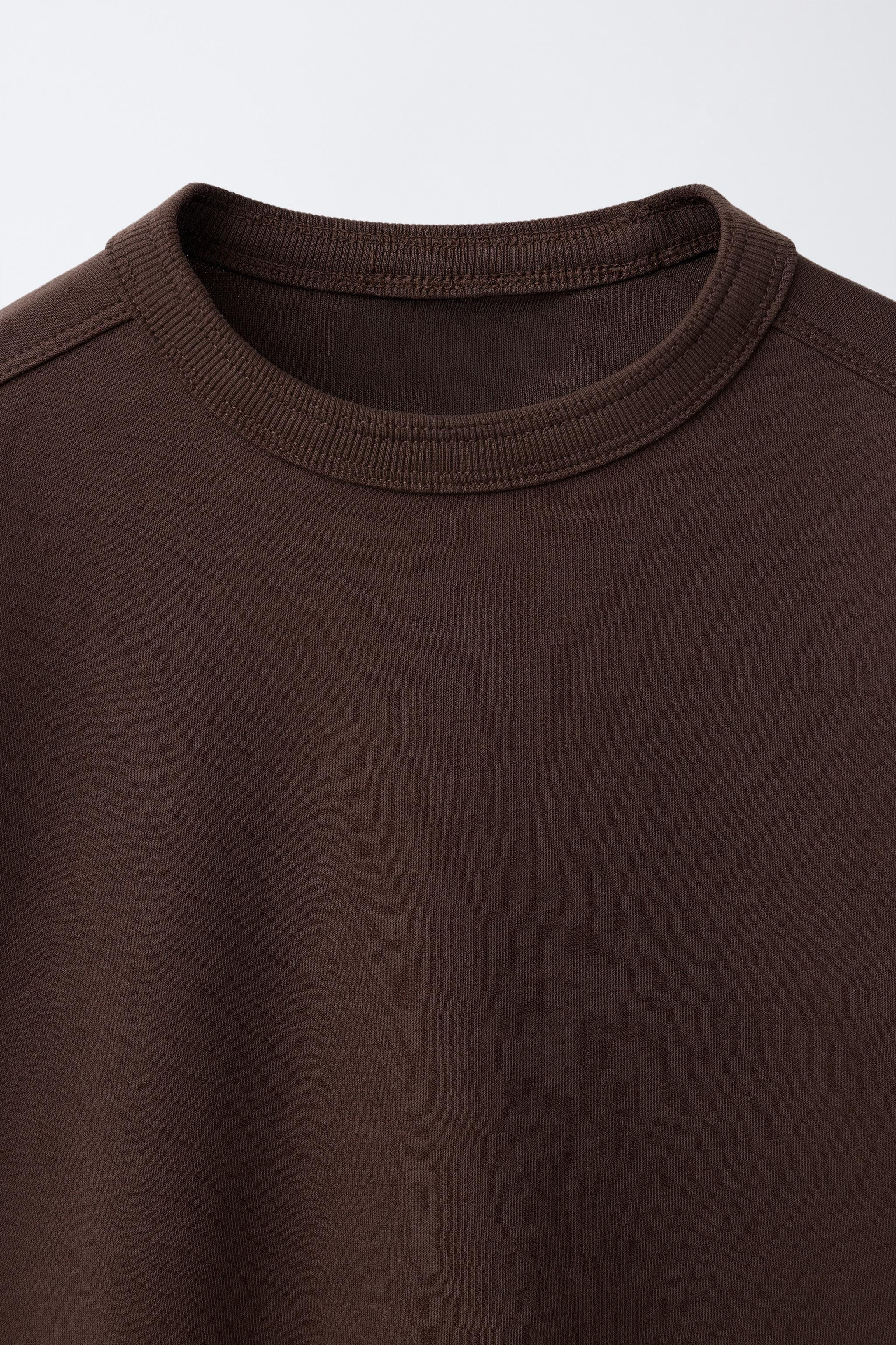 T-shirt with a round neck and short sleeves. | Zara US