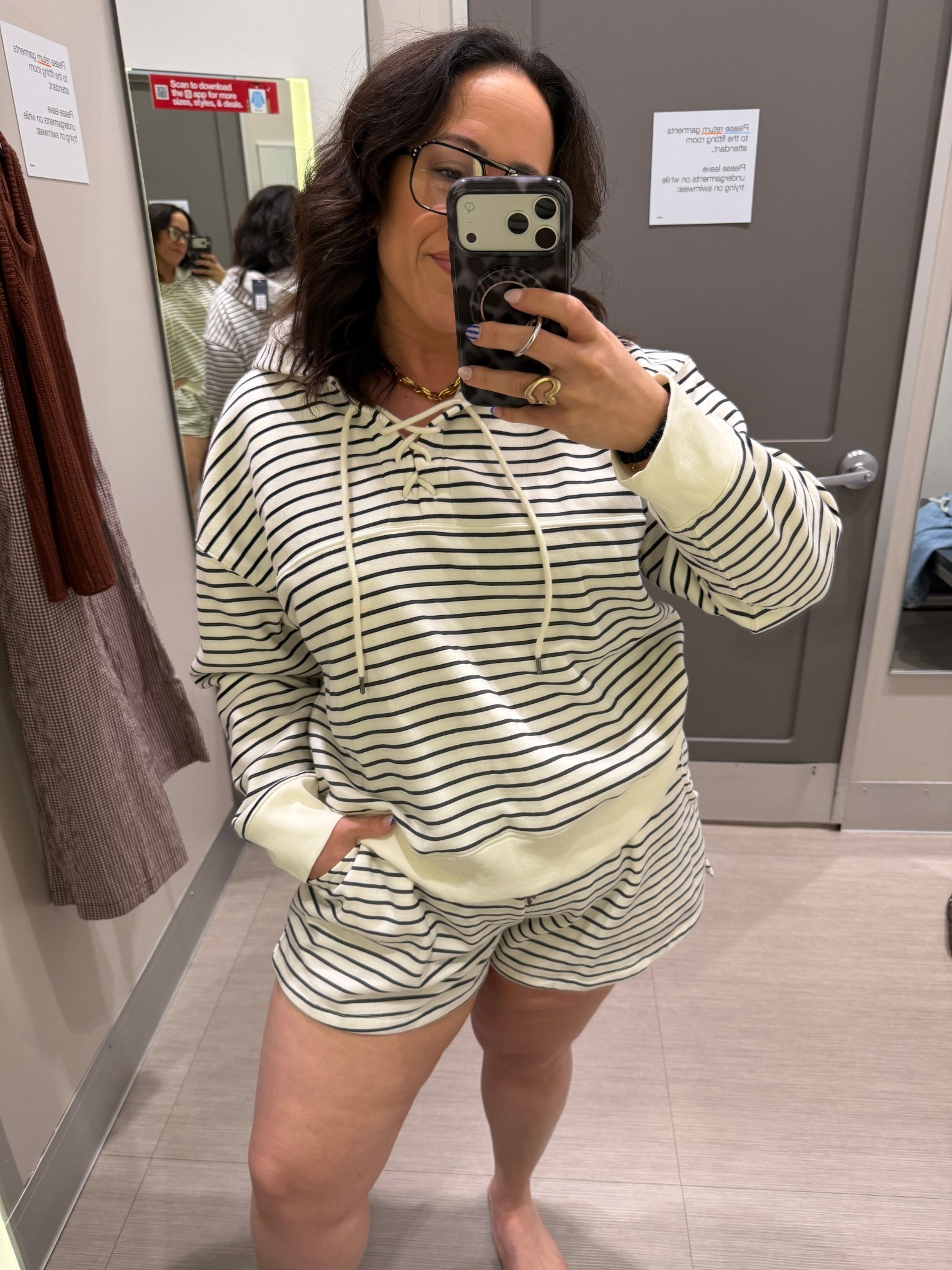 Super easy casual outfit from @Target size medium on top and large on bottoms! 

#LTKmomlife #LTKMidsize #LTKootd