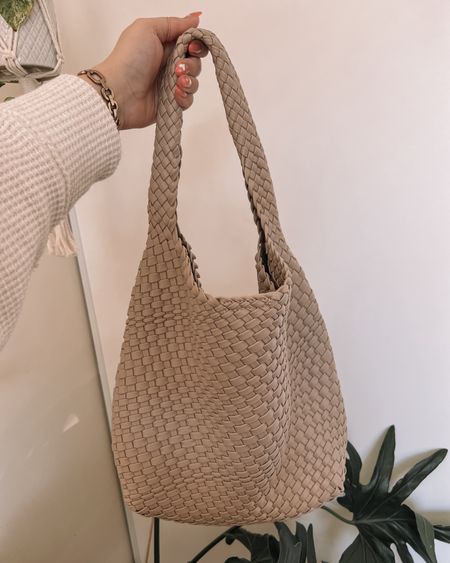 Woven tote bag from Walmart! Perfect for all seasons 


#LTKfindsunder50 #LTKitbag #LTKSeasonal