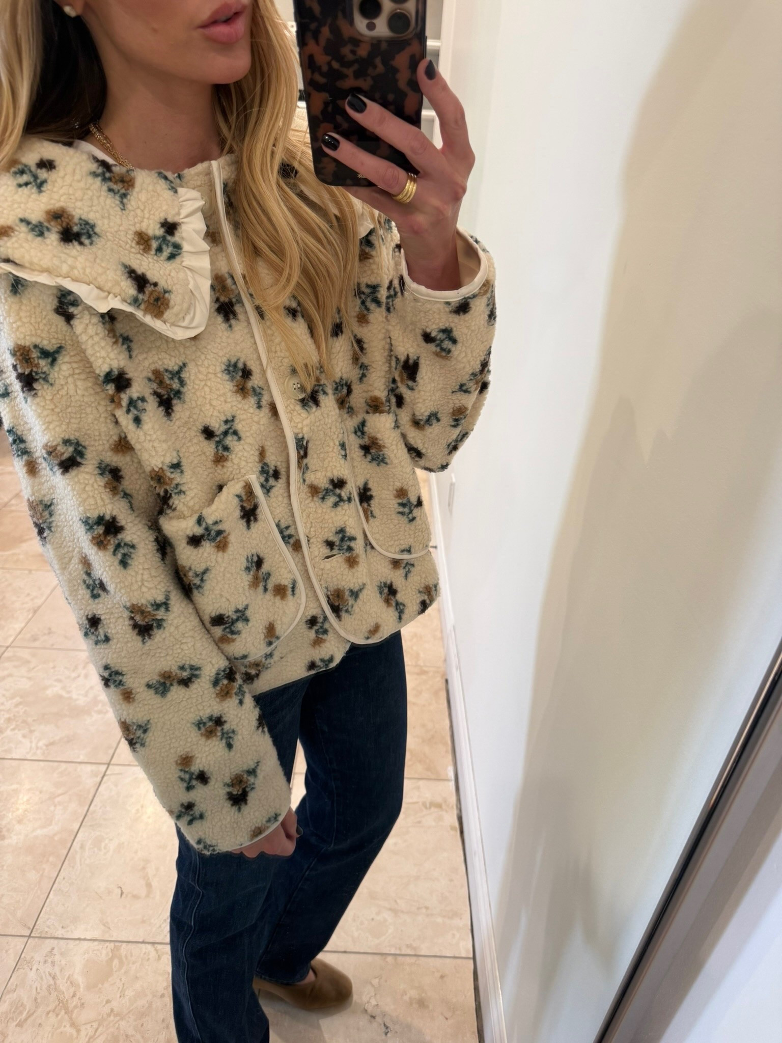 The perfect fleece, so soft and incredibly cute. The perfect transitional layer! 

Em sizes:
Height: 5’6”
Weight: 115lbs
Top: small
Pants: 2, small, 25