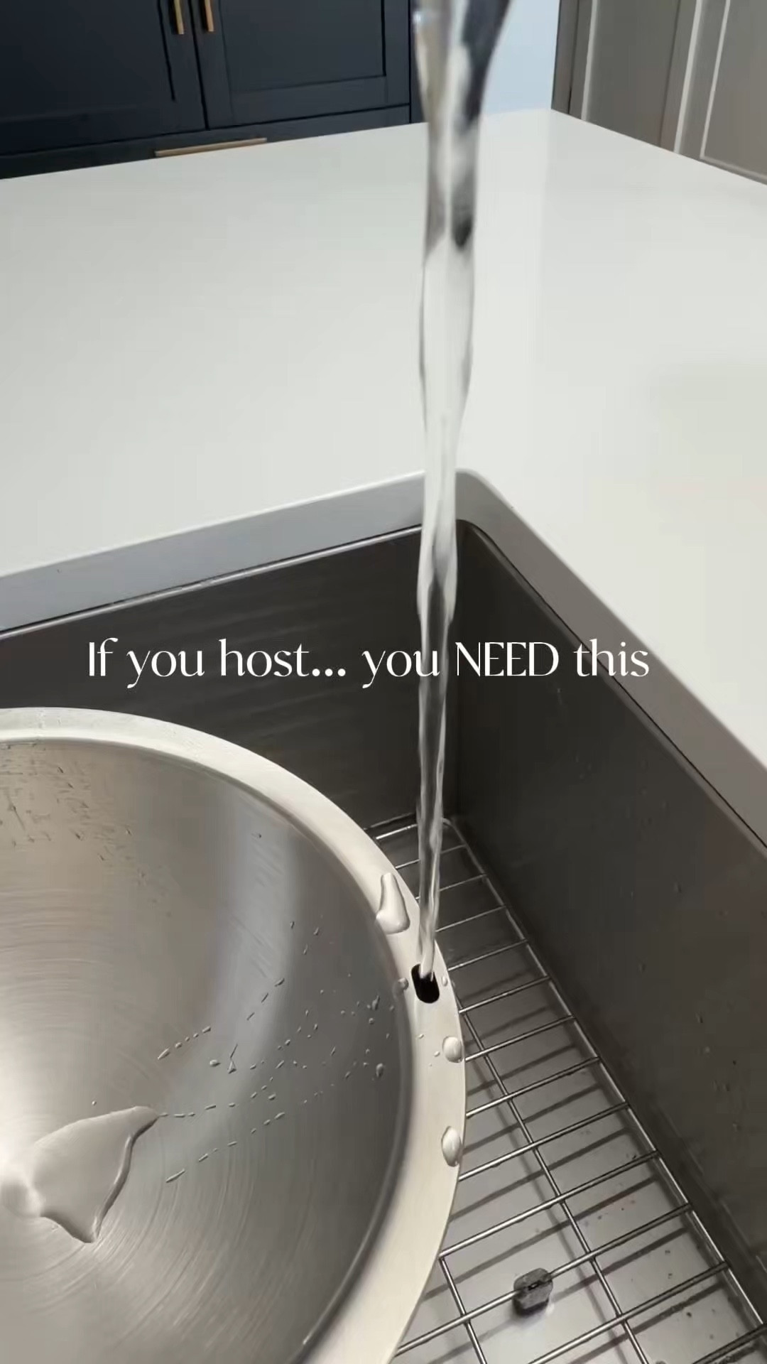 Say HOSTING HACK if you want the links to shop 🥑

I didn’t even know this existed but now I won’t host without it… keeps everything cold for HOURS 🤯

#amazonfinds #hostingessentials #kitchenmusthaves #summerhosting #amazonhome