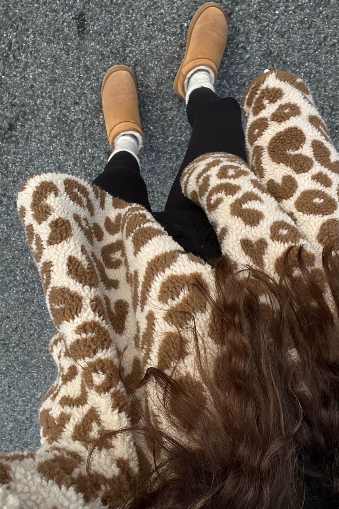 Sunday ootd 
Ugg 
Socks 
Legging 
Cocooning 
Chill 

#LTKHoliday #LTKeurope #LTKSeasonal
