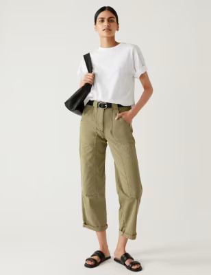 Katoenrijke, ruimvallende pantalon met rechte pasvorm | Marks and Spencer Benelux