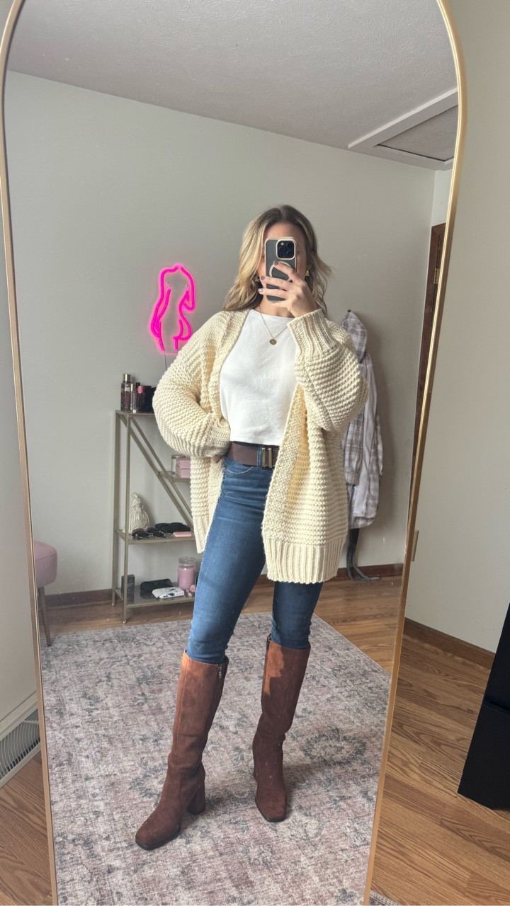 Not to be dramatic but my mood usually depends on how much I like my outfit

#ootd #smallcontentcreator #capsulewardrobe #stylinginspo #workwear

#LTKootd #LTKWorkwear #LTKgrwm