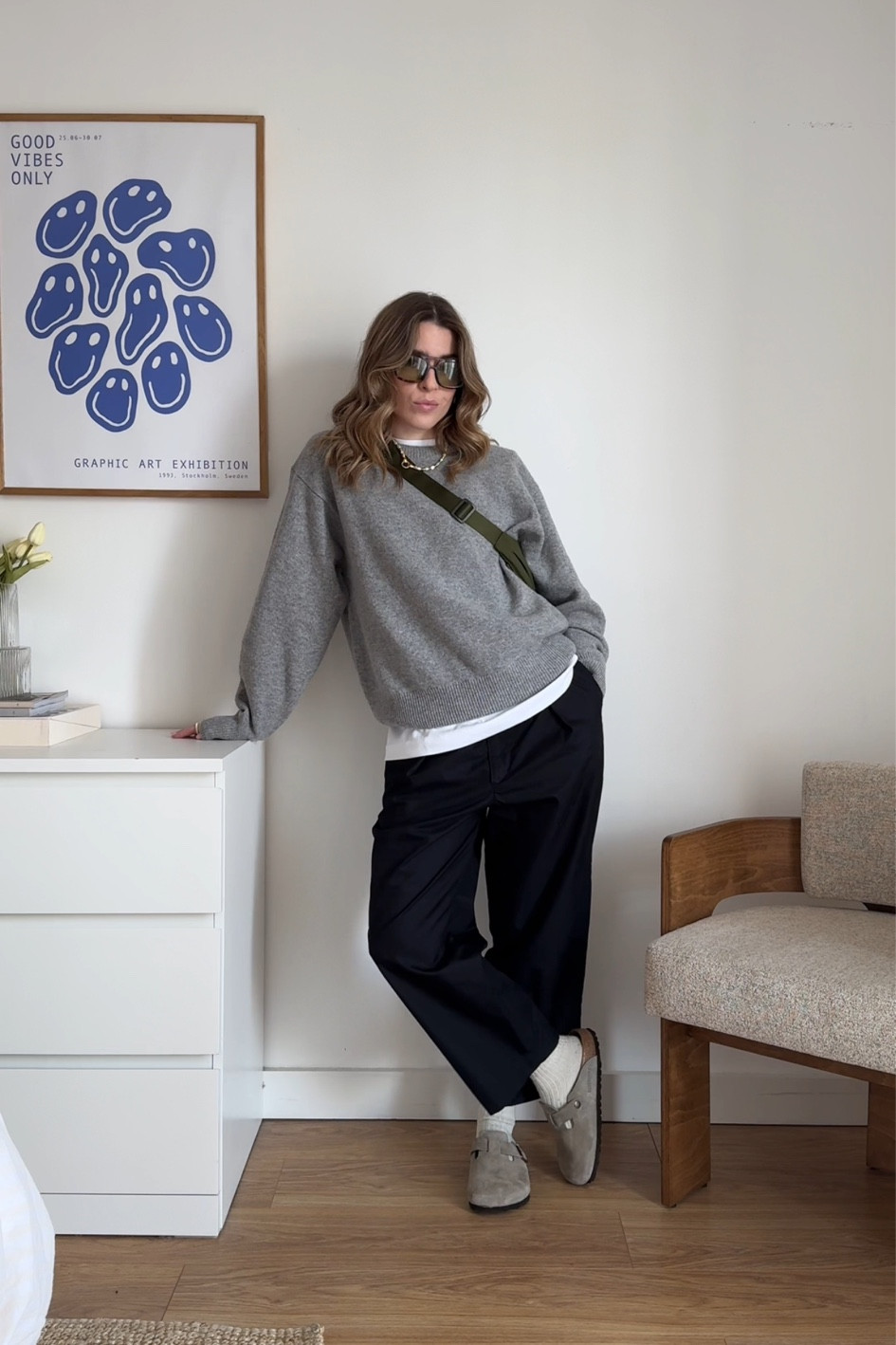 Grey jumper, Uniqlo jumper, grey knitted jumper, white t shirt, Uniqlo t shirt, black cropped trousers, Uniqlo cropped trousers, parachute cropped trousers, Birkenstock bostons, Uniqlo crossbody bag

Jumper - size M
Trousers - xs


#LTKSeasonal #LTKeurope #LTKstyletip