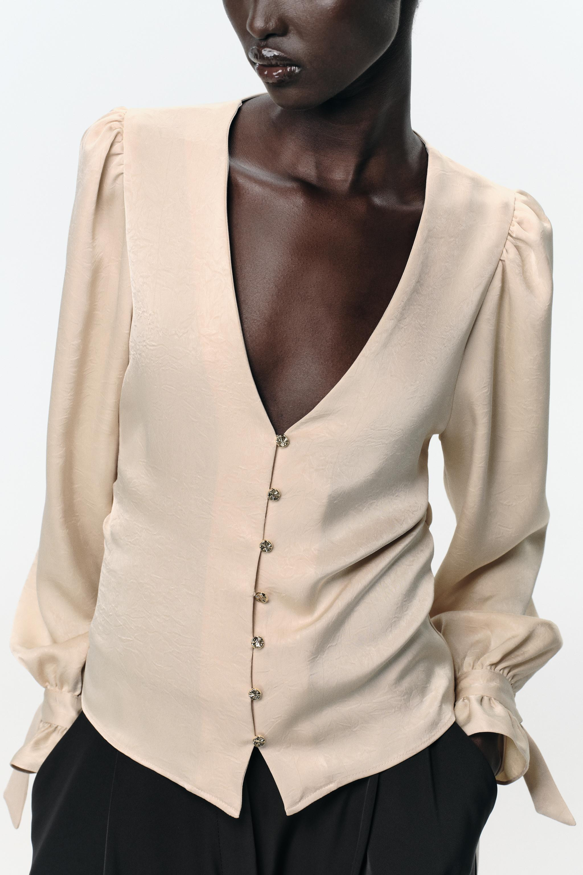 WRINKLE EFFECT FITTED BLOUSE | Zara US